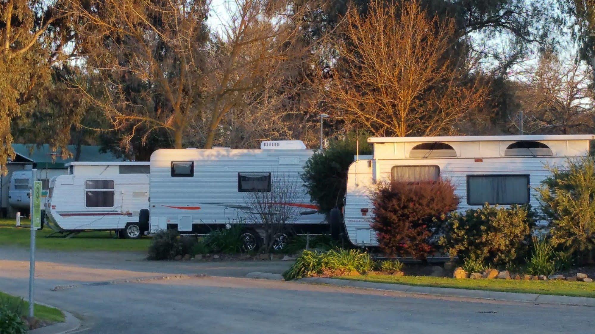 Yea Riverside Caravan Park Exterior foto