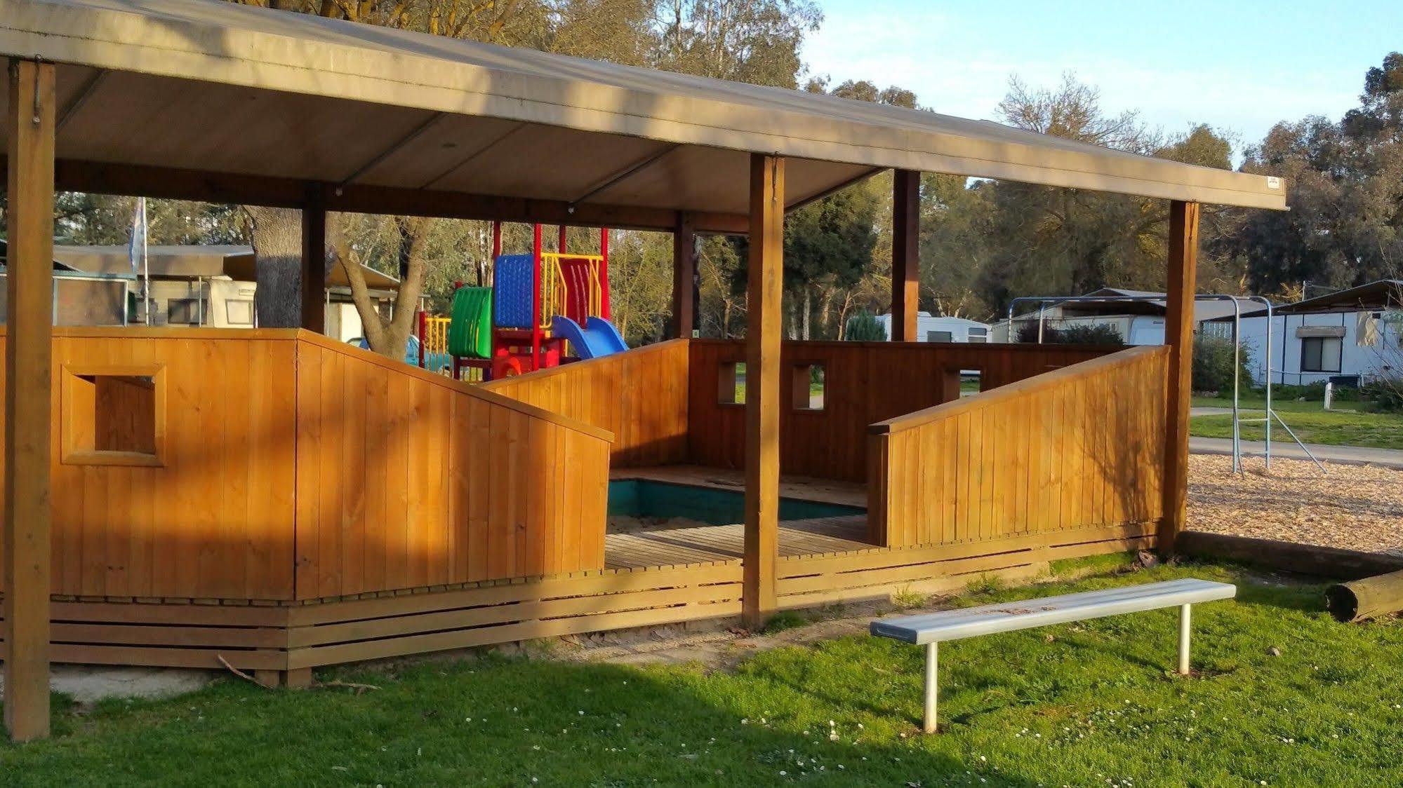 Yea Riverside Caravan Park Exterior foto